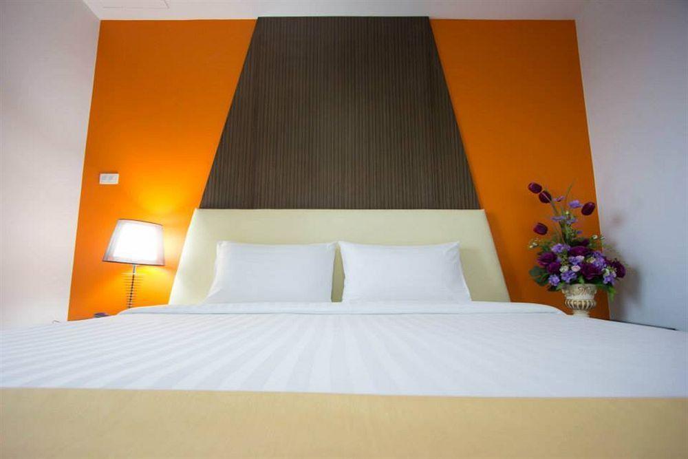 Prime Time Hotel Chonburi Zewnętrze zdjęcie